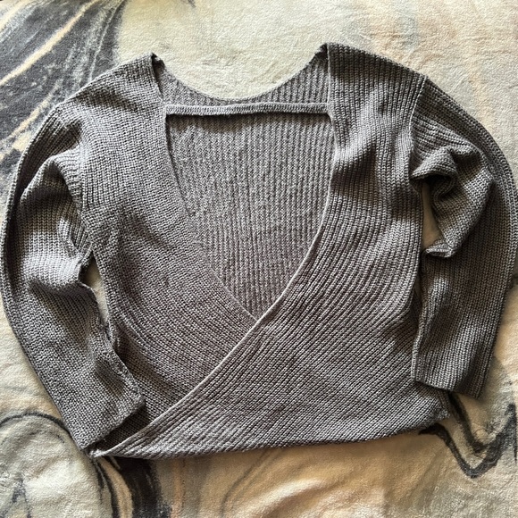 Backless Sweater - Picture 2 of 2